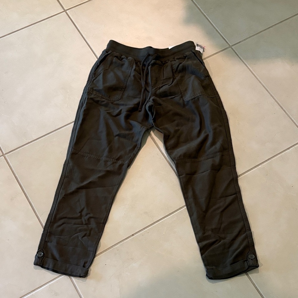NWT Maurice’s sz 2 weekender capri pants 543